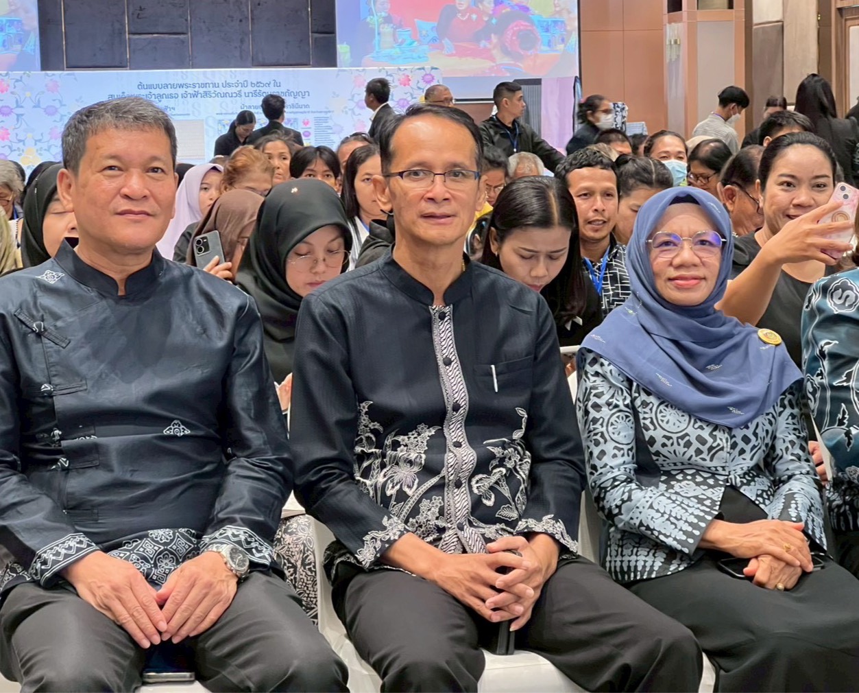 พช.สุราษฎร์ นำทัพผู้ประกอบการ ร่วม Coaching ผ้าลายพระราชทานและงานหัตถกรรม ประจำปี 2569 ณ จังหวัดสงขลา