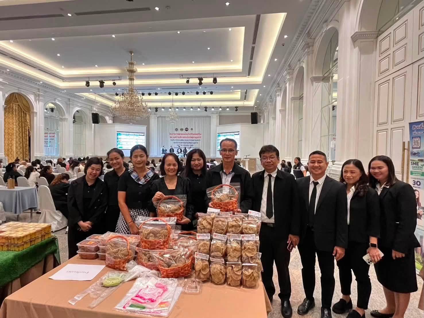 พช.สุราษฎร์ ร่วมกับอบจ. ติดอาวุธให้กับผู้ประกอบการ OTOP ในโครงการ “การตลาดออนไลน์ กับวิถีชุมชนยุคใหม่” 