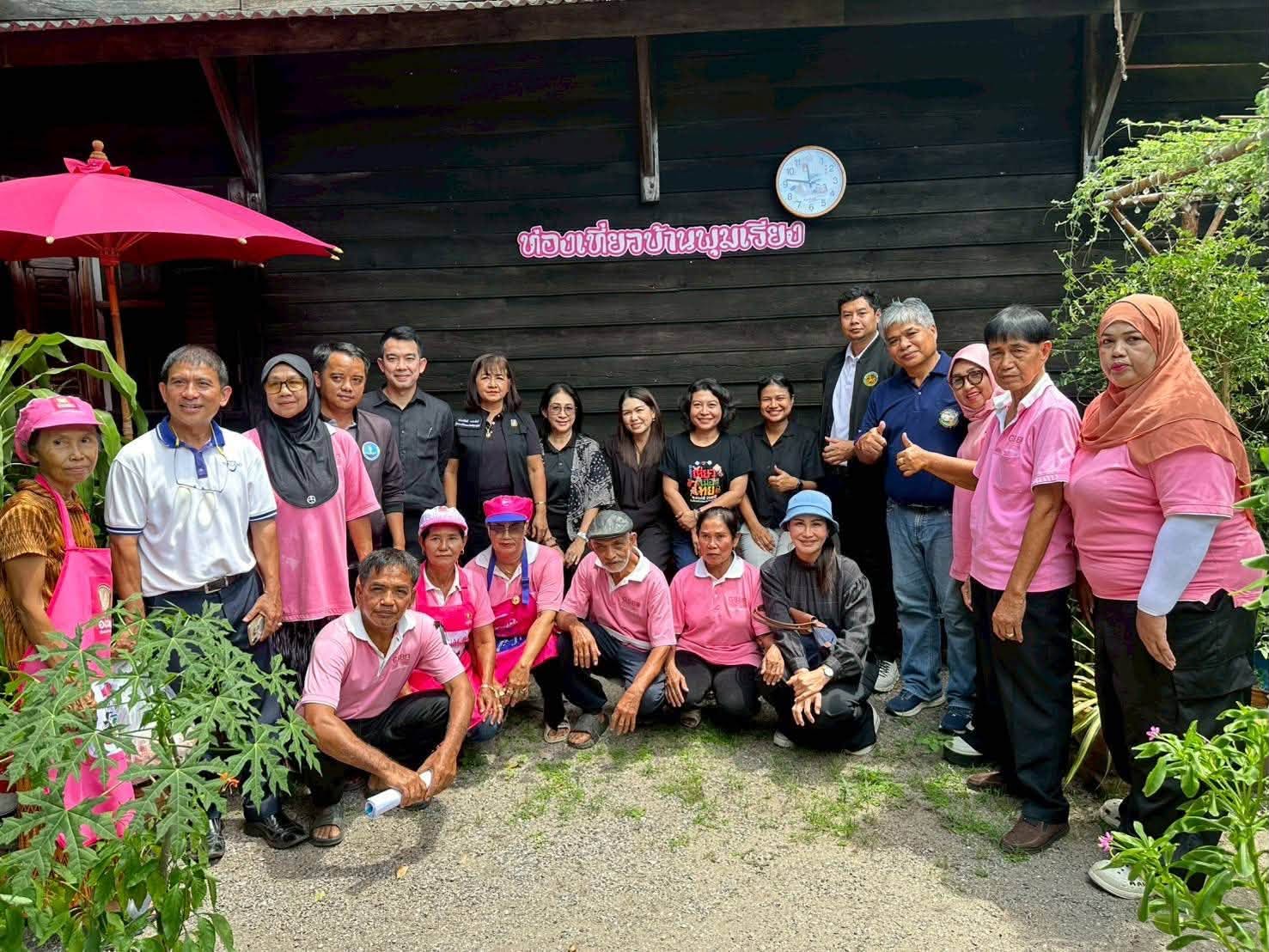 พช.สุราษฎร์ธานี ร่วมลงพื้นที่ตรวจประเมินมาตรฐานการท่องเที่ยวโดยชุมชน ณ วิสาหกิจชุมชนกลุ่มท่องเที่ยวเชิงอนุรักษ์บ้านพุมเรียง มุ่งยกระดับการบริหารจัดการแหล่งท่องเที่ยวสู่ความยั่งยืน