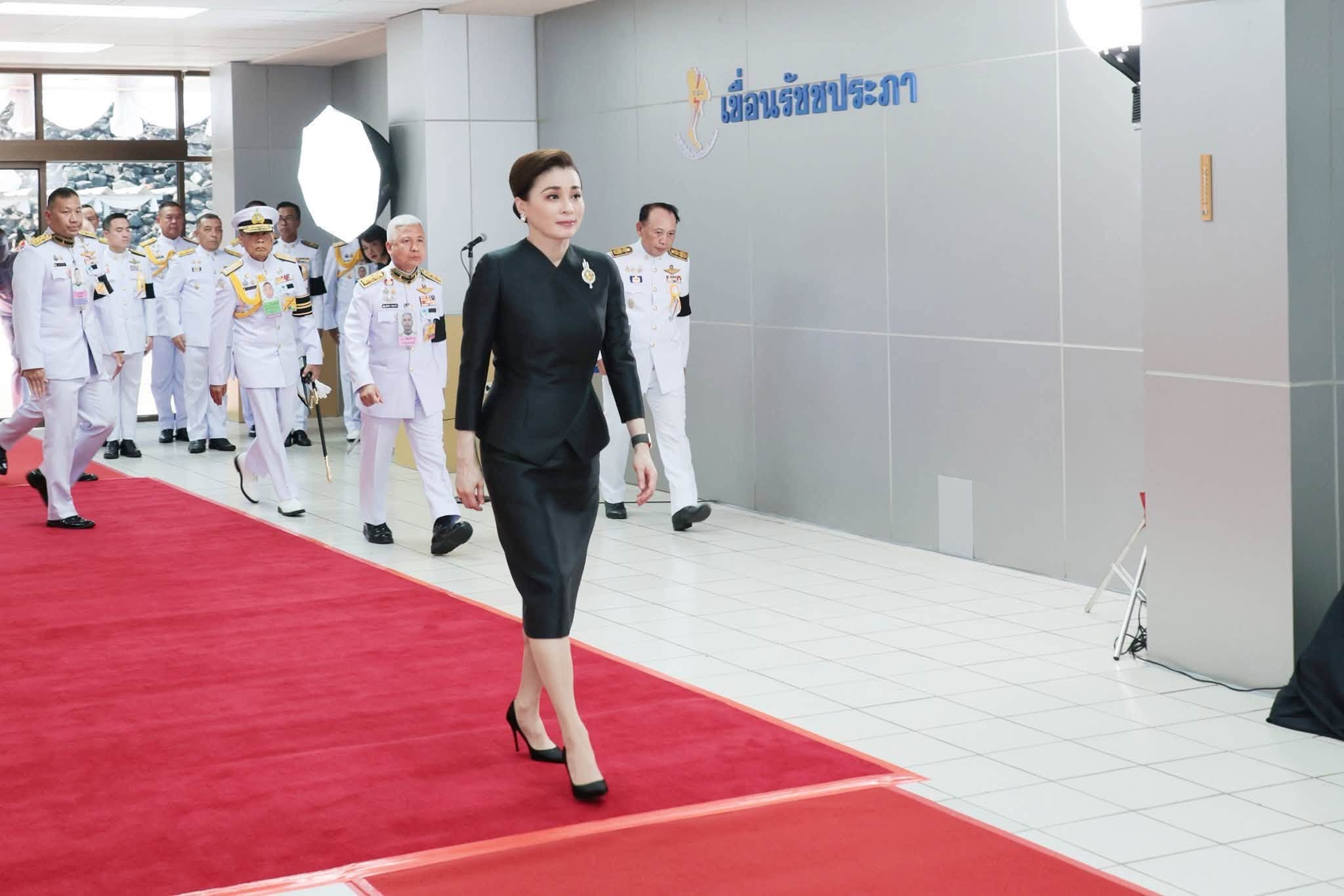 พช.สุราษฎร์ธานี ร่วมเฝ้าทูลละอองธุลีพระบาทรับเสด็จสมเด็จพระนางเจ้า ฯ พระบรมราชินี ด้วยสำนึกในพระมหากรุณาธิคุณอย่างหาที่สุดมิได้ ในโอกาสเสด็จพระราชดำเนินทรงร่วมกิจกรรมแข่งขันเรือใบเฉลิมพระเกียรติ ณ เขื่อนรัชชประภา จังหวัดสุราษฎร์ธานี