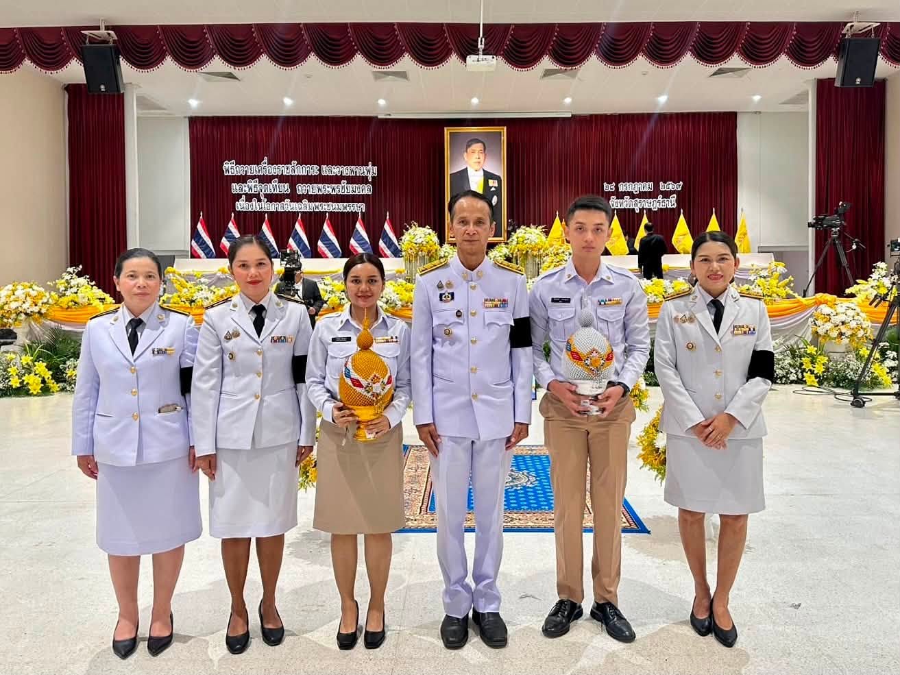 พช.สุราษฎร์ธานี ร่วมพิธีถวายเครื่องราชสักการะและจุดเทียนถวายพระพรชัยมงคล เนื่องในโอกาสวันเฉลิมพระชนมพรรษา พระบาทสมเด็จพระเจ้าอยู่หัว 28 กรกฎาคม 2569